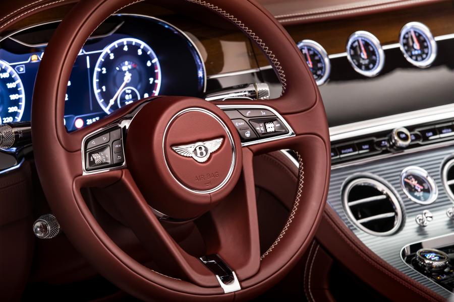 Панель приборов Bentley Continental GT Convertible 2019 года  (WW) (фото 43 из 46)